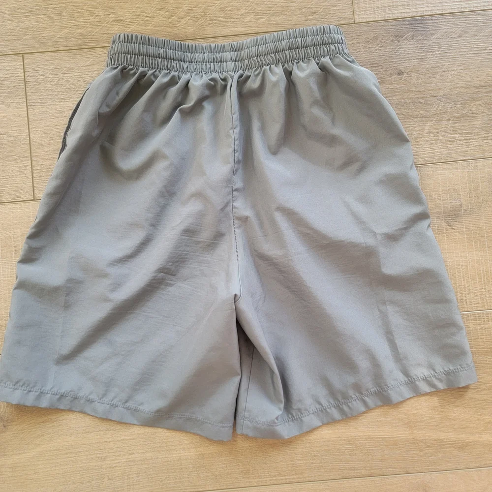 Nike Boys' XL Grey Dri-FIT Multi Woven shorts - Picture 11 of 13